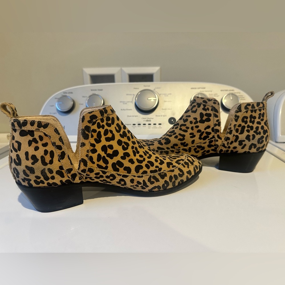 LuLaRoe Laura Cheetah Print Booties, size 10